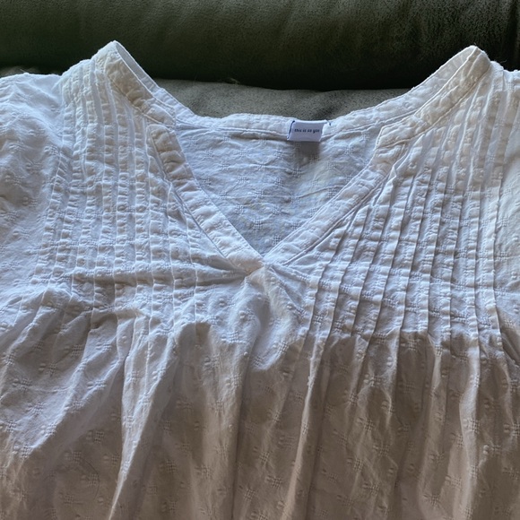 Old Navy white blouse - Picture 2 of 2